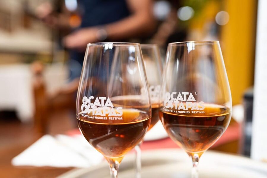 Cordoba: Tapas Bars Tour With Local Guide - Start at Corredera Market, then follow your guide