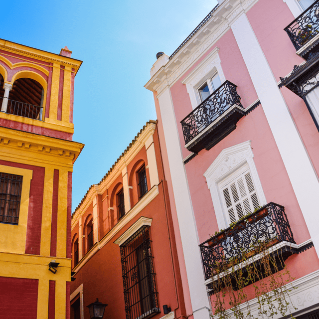 Exclusive Seville: Hidden Gems and Iconic Landmarks Tour - The guide matters more than the route map
