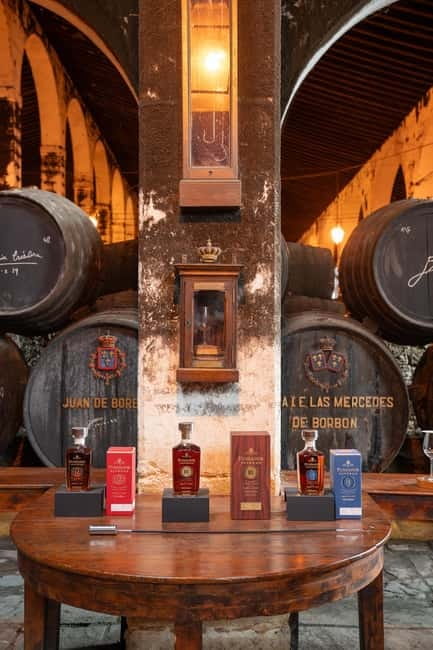 Founder Winery: TOUR GASTRO EXPERIENCE - A winery visit that leads straight to lunch