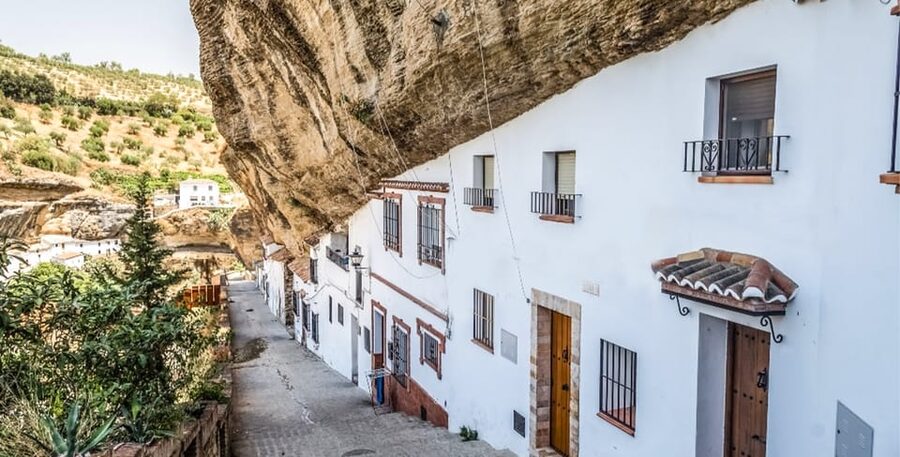From Malaga: Ronda and Setenil Tour with Scenic Train - Who should take this day trip?