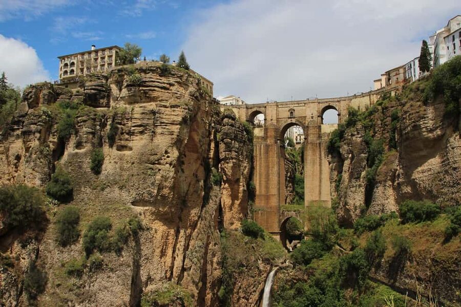 From Malaga: Ronda y Setenil de la Bodegas Day Trip by coach - The pace, comfort and practical details