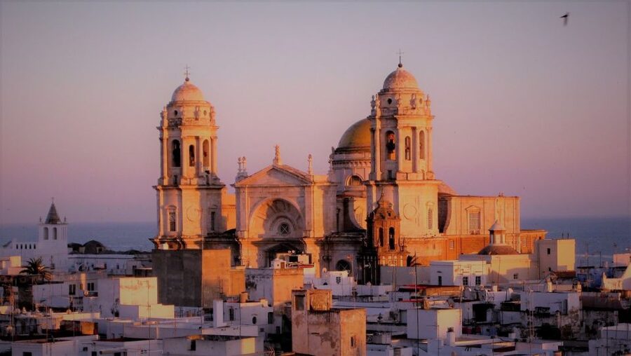 From Seville: Cadiz and Jerez de la Frontera Day Trip - From Seville to Jerez: a long but easy start