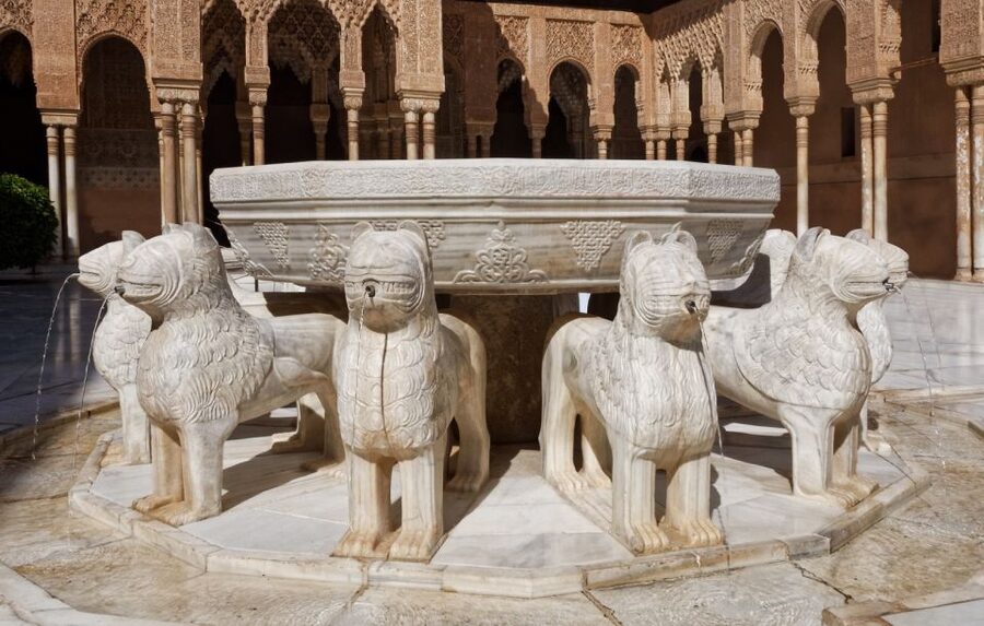 From Seville: Granada & Alhambra Tour with Optional Ticket - The Albaicín: lanes, whitewashed houses and a famous view