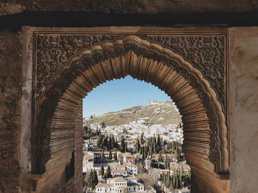 From Seville: Granada & Alhambra Tour with Optional Ticket - What the guides can add, and what to watch for