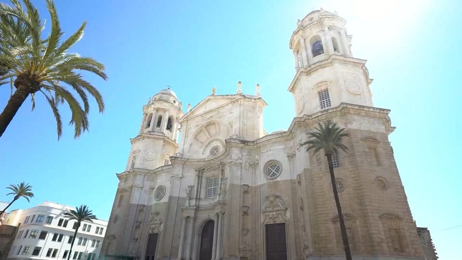 From Seville: Jerez, Cádiz and Andalusian Horses - Guides, pacing and practical details