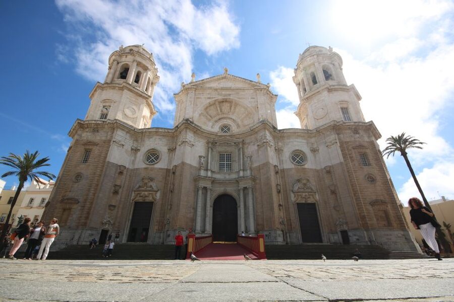 From Seville: Private Day Trip to Cádiz with Guide - Should you book the Cádiz day trip?