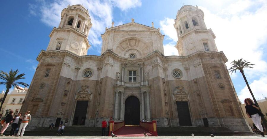 From Seville: Private Day Trip to Cádiz with Guide - Four hours among Cádiz’s old quarters