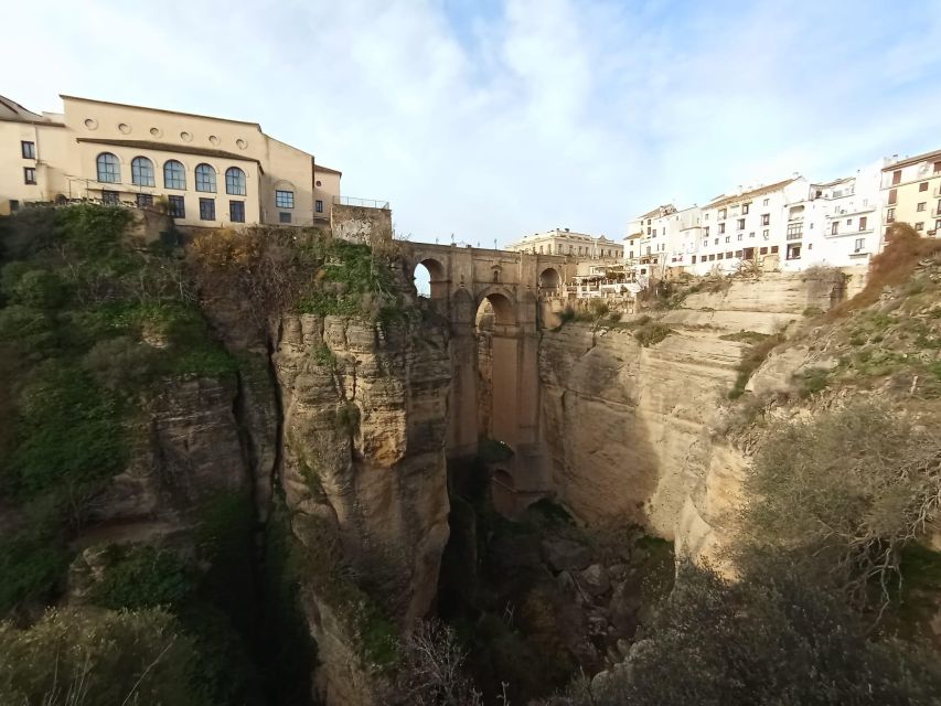From Seville: Ronda+Setenil de las Bodegas Day Trip - Who should book this day trip?