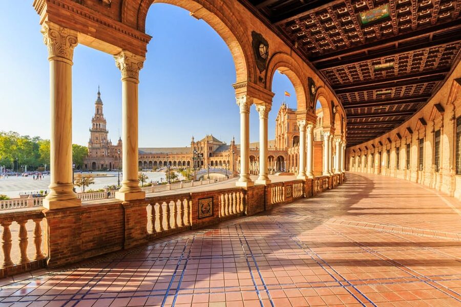 GERMAN SPEAKING E-BIKE TOUR (MOTHER TONGUE) | SEVILLE - Following the route from Triana