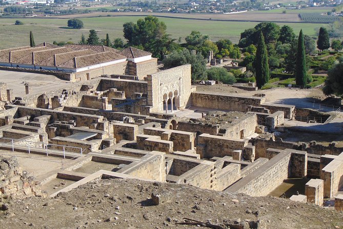 Guided visit to Medina Azahara - The bus ride from Córdoba