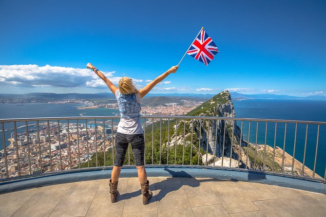 Historic Gibraltar Rock and St Michael's Cave Tour from Seville - Crossing into Gibraltar on foot