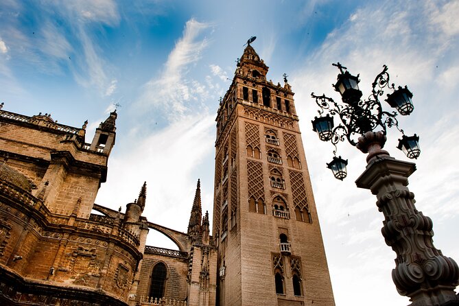Horse and Carriage Sightseeing Tour in Seville - Along Paseo Colón and the Guadalquivir