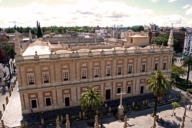 Horse and Carriage Sightseeing Tour in Seville - How much time you get, and what the price buys