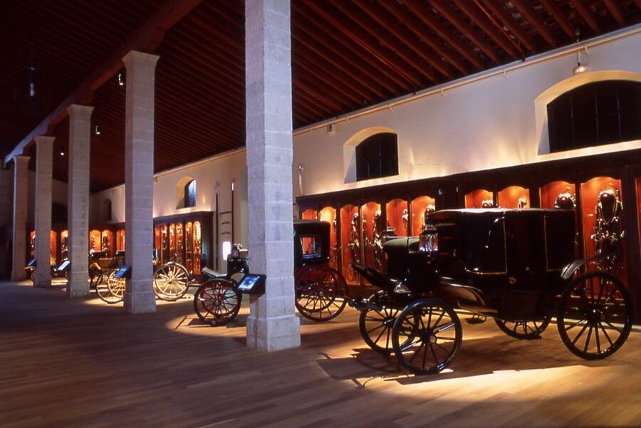 Jerez de la Frontera: Andalusian Horse Dance and Museums - Finish among the carriages