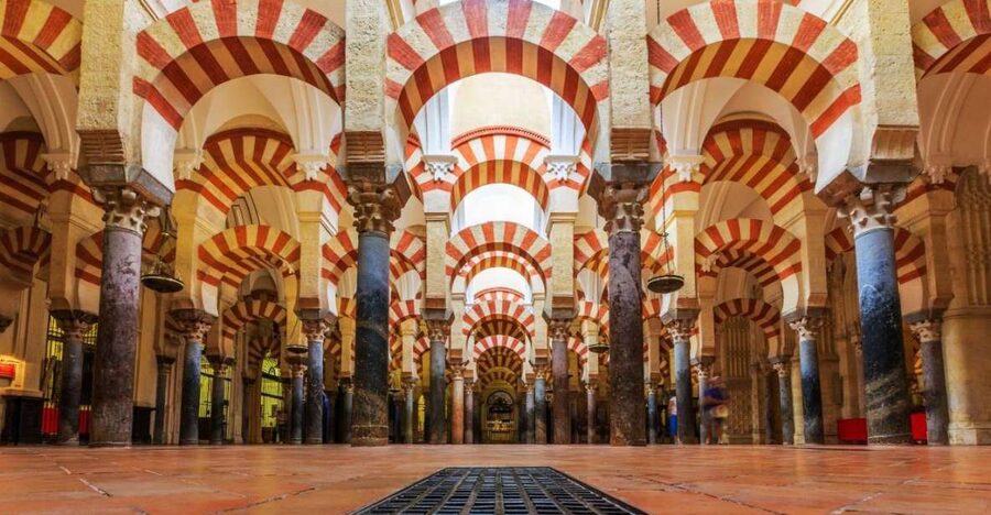 Mosque-Cathedral of Córdoba Guided Tour with Tickets - A building shaped by two faiths