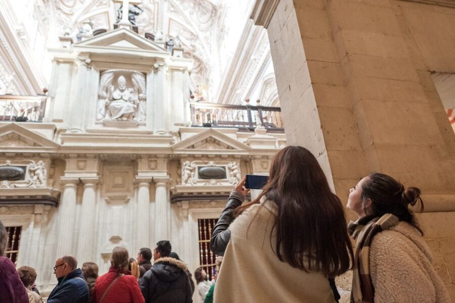 Mosque-Cathedral of Córdoba Guided Tour with Tickets - Why a guide earns the fee