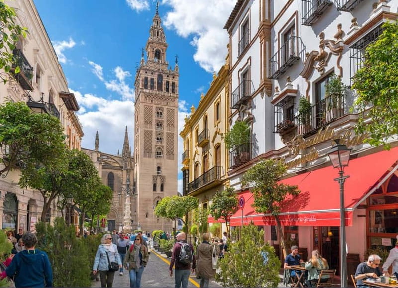 Private Guided Tour of Complete Seville and Jewish Quarter - Arenal, the river and the Maestranza