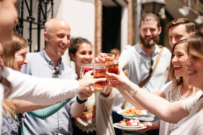 Private Seville Tapas & History Tour - What the guide brings to the evening