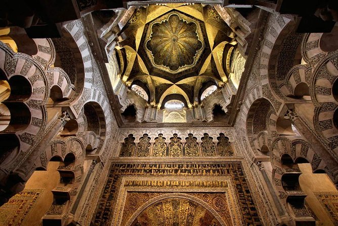 Private Visit Mosque-Cathedral, Jewish quarter, Alcazar and Synagogue - A layered Córdoba story, told on foot
