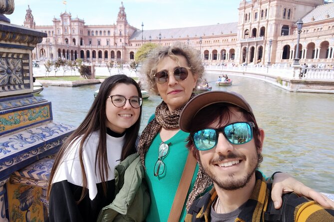 Private Walking Tour Alcazar and Cathedral in Sevilla - Seville’s monuments make more sense together