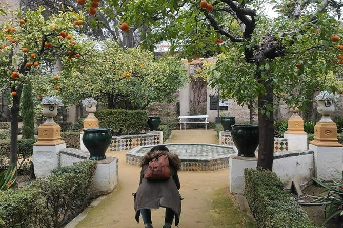 Private Walking Tour Alcazar and Cathedral in Sevilla - The Alcázar, where a palace keeps changing