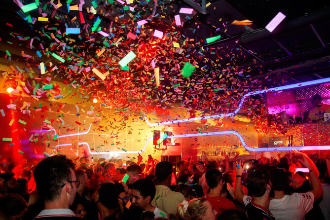 Pub Crawl + Party Night (3 Bars +VIP Entrance to a top Club ) - Starting in Alameda de Hércules at 10 pm