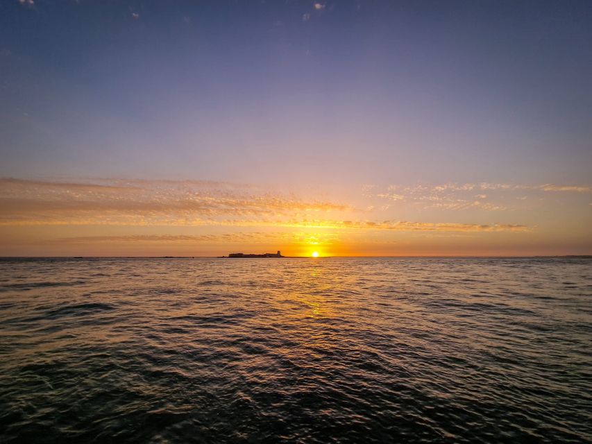 Sancti Petri: Sunset Catamaran Cruise - The sunset is the main event