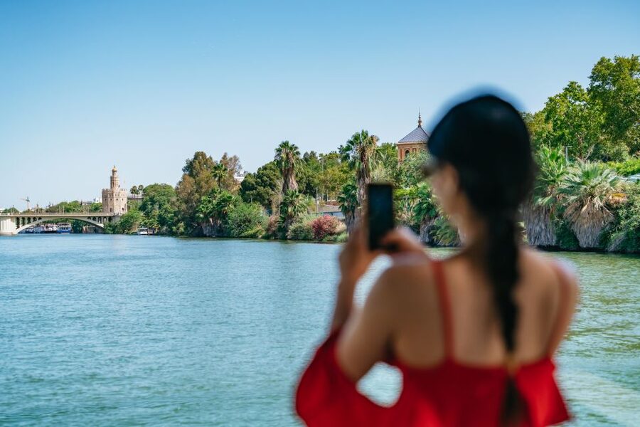 Seville: 1-Hour Guadalquivir River Sightseeing Eco Cruise - Timing, seating and the onboard bar