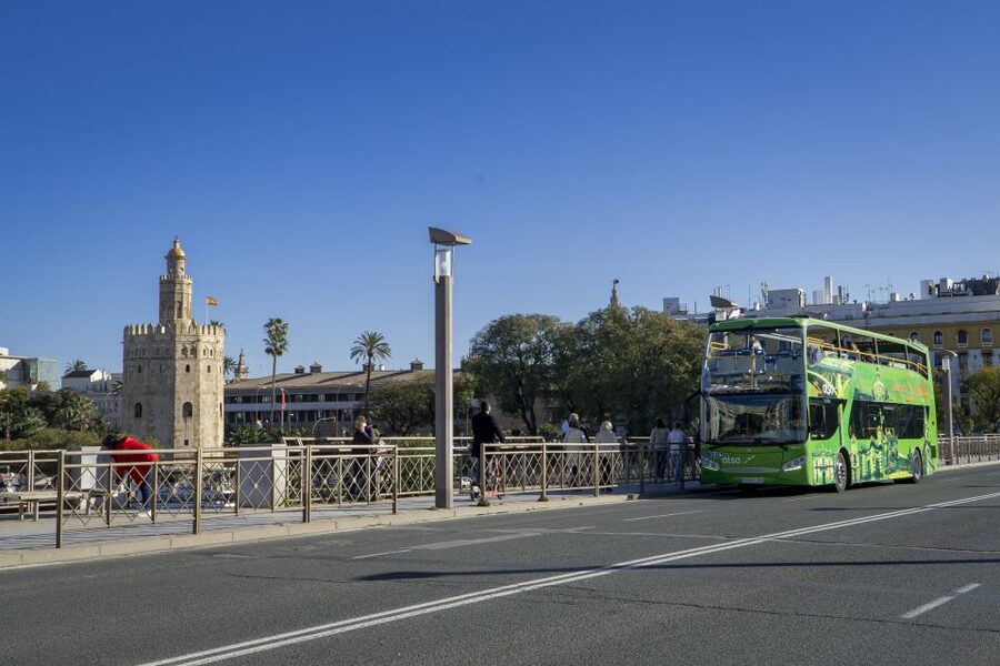 Seville: 2-Day Hop-on Hop-off Bus Ticket - From Torre del Oro to Plaza de España