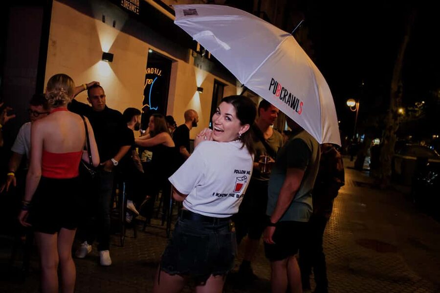 Seville: 3 Bars Pub Crawl + VIP Club Entrance & 3 Free Shots - From Plaza del Salvador to the first shot