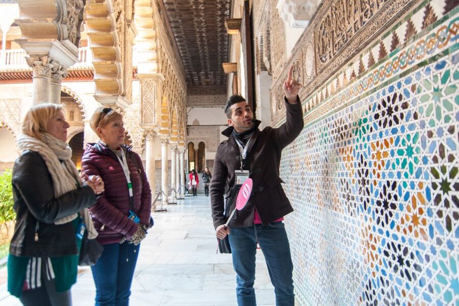 Seville: Alcázar and Cathedral Entry Ticket and Guided Tour - Climbing the Giralda after the tour