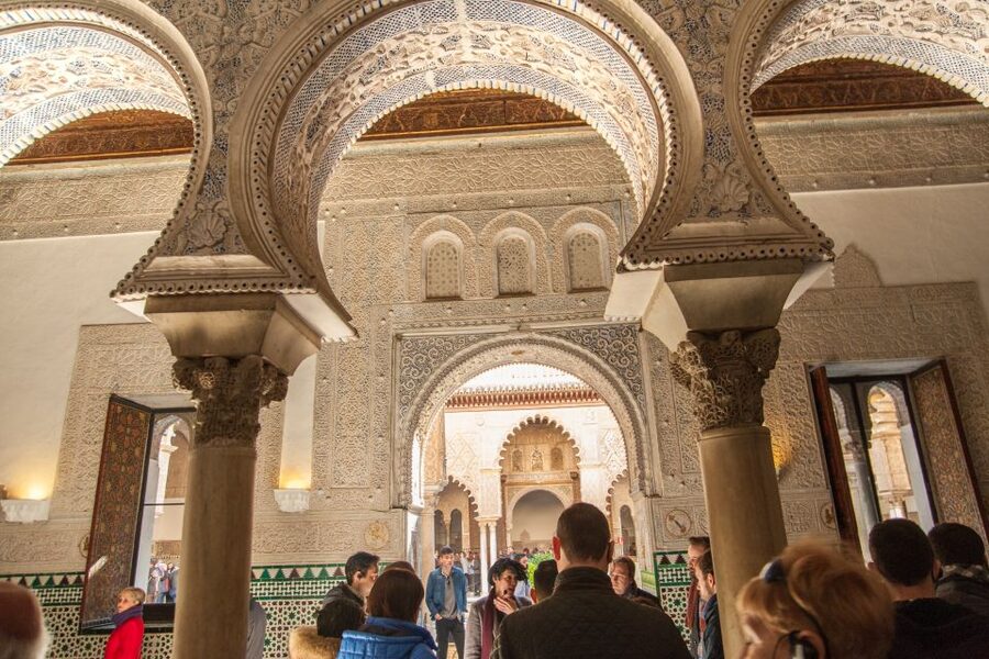 Seville: Alcázar and Cathedral Entry Ticket and Guided Tour - Meeting up and preparing for the visit