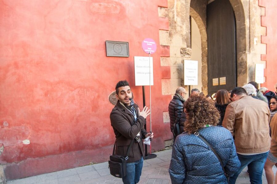 Seville: Alcázar and Cathedral Entry Ticket and Guided Tour - The Cathedral, from mosque to Gothic giant