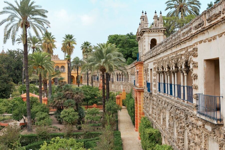 Seville: Alcázar, Cathedral & Giralda Fast Track Guided Tour - Finishing at the Giralda