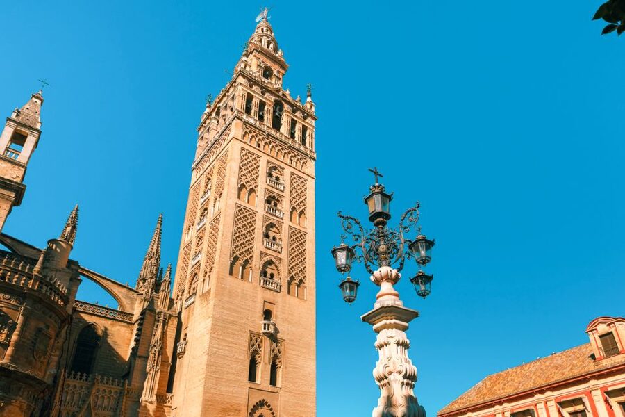 Seville: Alcázar, Cathedral & Giralda Fast Track Guided Tour - Starting at Plaza del Triunfo