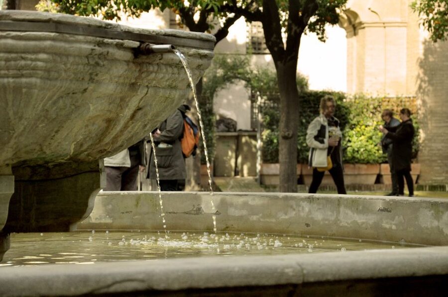 Seville: Alcazar & Cathedral Skip-the-Line Guided Tour - Seville Cathedral, then the Giralda