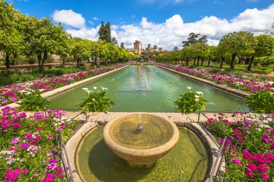 Seville: Alcázar Fast-Track Access with Guided Tour - Language, pace and group options