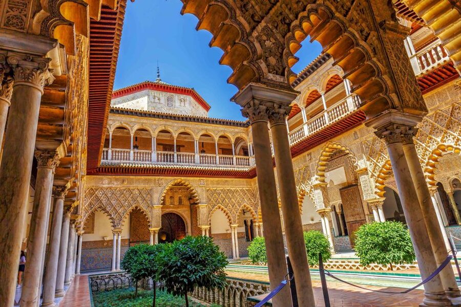 Seville: Alcázar Guided Palace Tour with Priority Access - Why a Guide Changes the Alcázar Visit