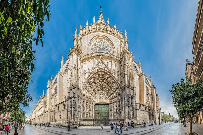 Seville & Alcazar Skip the Line from Cadiz Port (Cruisers Only) - Entering the Royal Alcazar