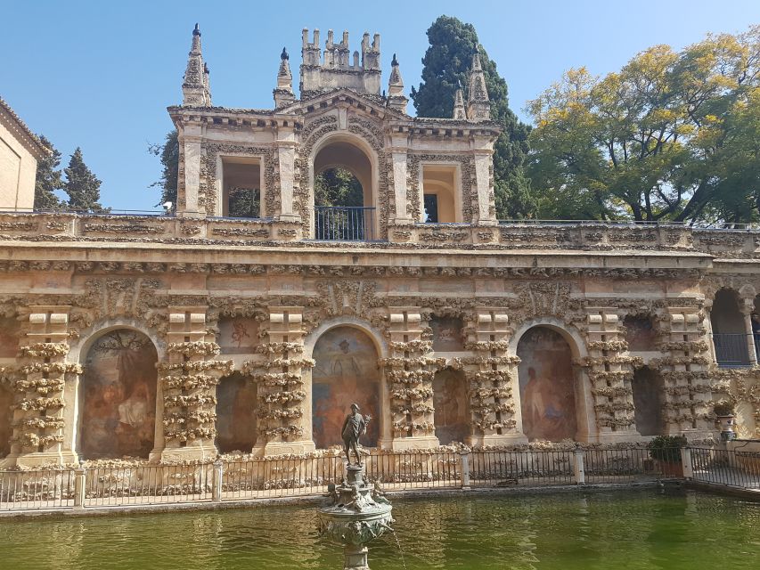 Seville: Alcázar Tour with Tickets Included - Inside the Patio de las Doncellas