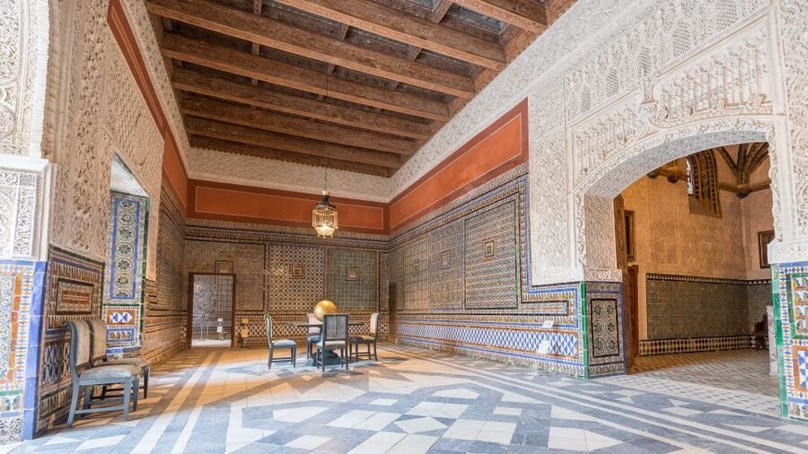 Seville: Casa de Pilatos Ground Floor Entry Ticket - Through the marble gate and into the courtyard