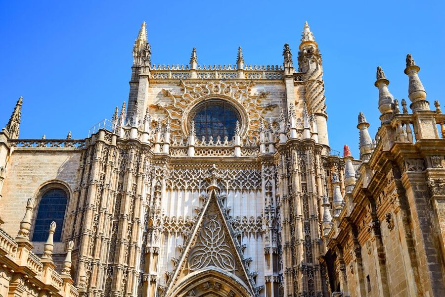 Seville: Cathedral and Alcázar Guided Tour - Inside Seville Cathedral