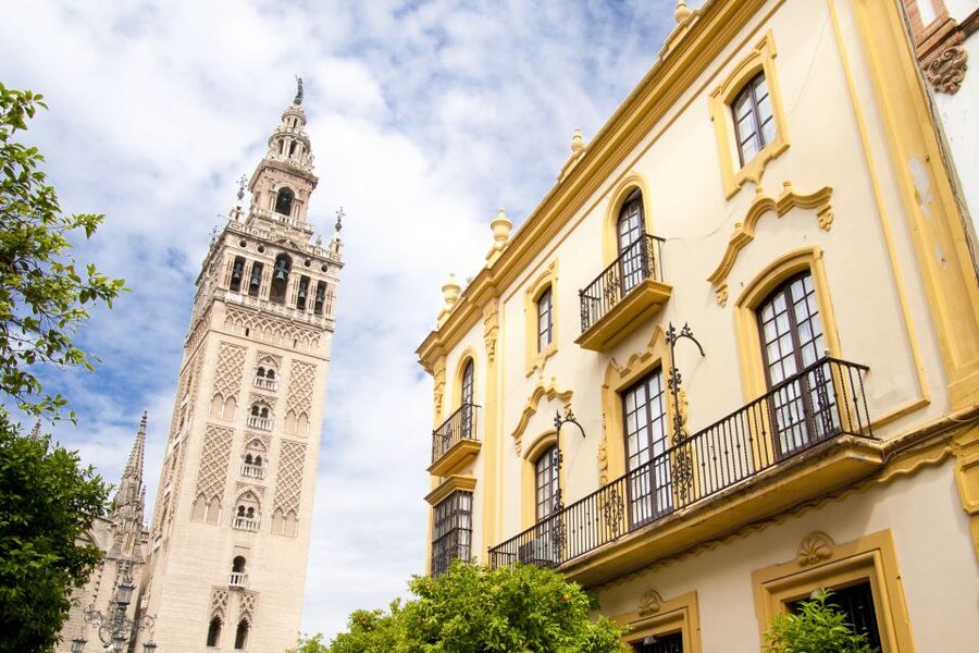 Seville: Cathedral and Alcázar Guided Tour - The Alcázar’s Rooms, Art, and Gardens