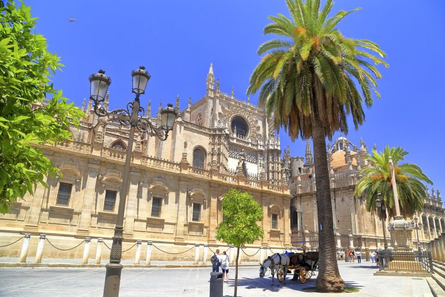 Seville: Cathedral, Giralda & Alcazar Entry With Guided Tour - Inside the Cathedral of Seville