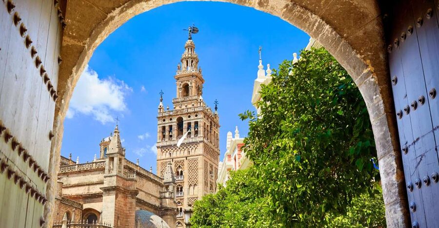 Seville: Cathedral, Giralda, and Alcazar Guided Tour - Reading the Cathedral’s older foundations