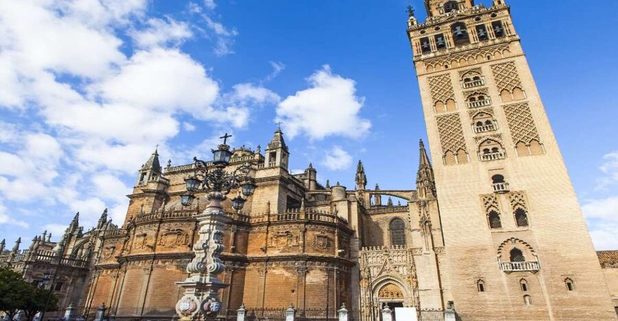 Seville: Cathedral & Giralda Guided Tour with Entry Tickets - The highlights at a glance