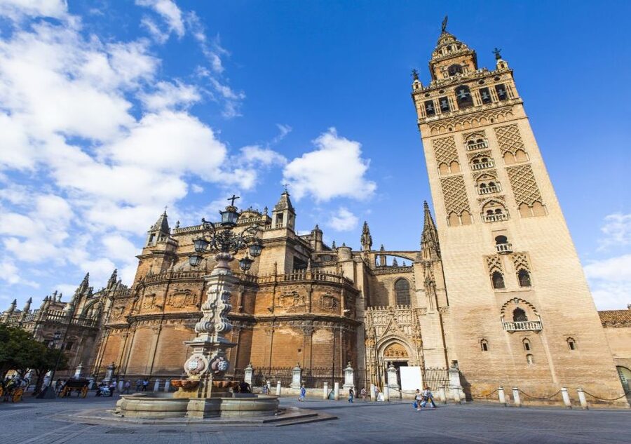 Seville: Cathedral & Giralda Guided Tour with Entry Tickets - Inside Seville Cathedral, where scale is the story