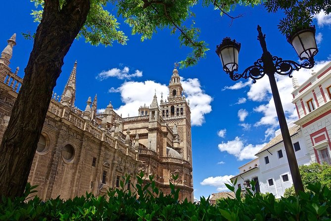 Seville: Cathedral Guided Tour with Priority Access - The Giralda: a former minaret with city views