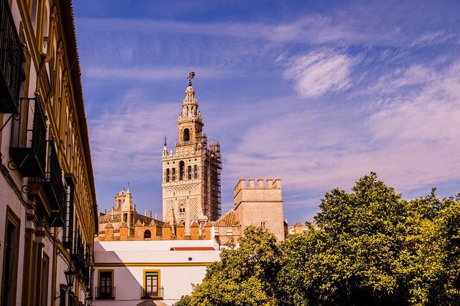 Seville: Cathedral Guided Tour with Priority Access - How the hour feels, and when to go