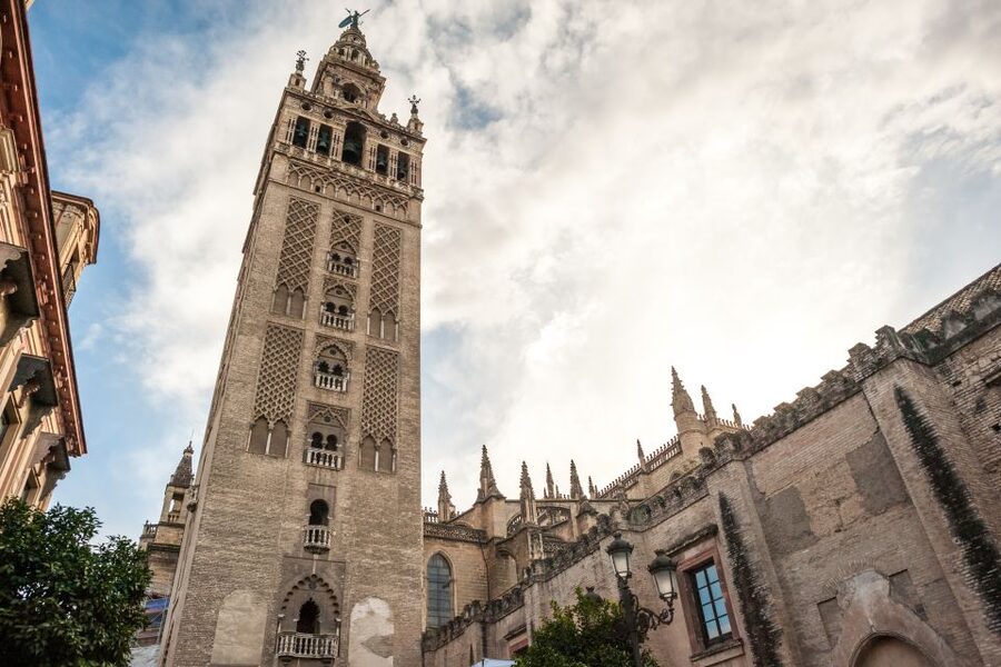 Seville: Cathedral Guided Tour with Priority Access - Should you book this Seville Cathedral tour?